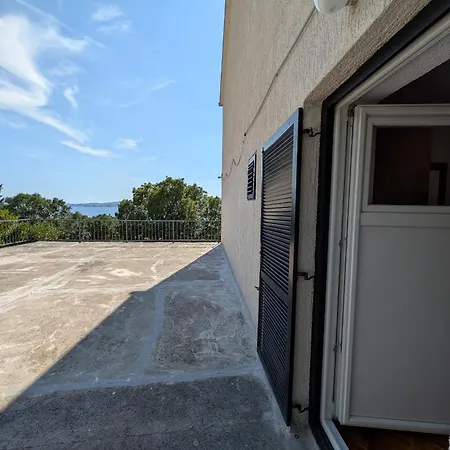 Orangenes Ferienzimmer Am Ca 180 Meter Luftlinie Zum アパート スィビニ・クルンポスキ